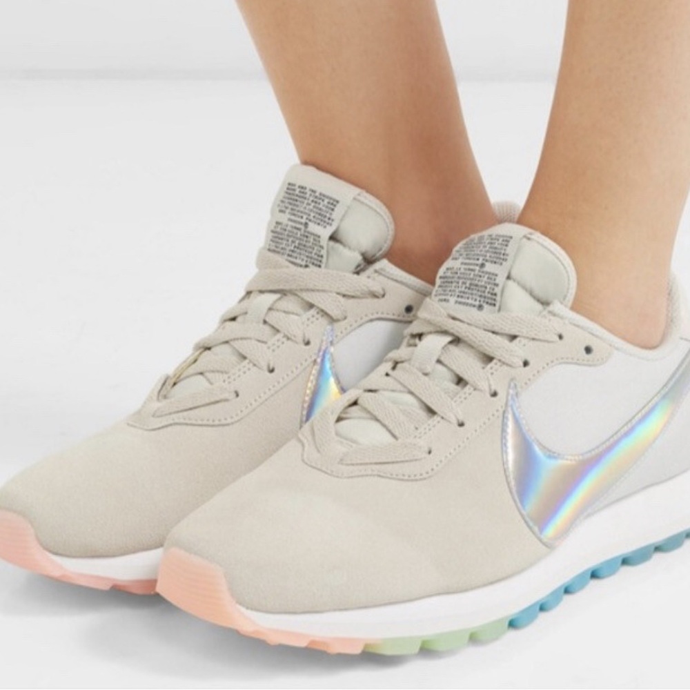 Nike Women's Cream Sneakers with Iridescent Detail